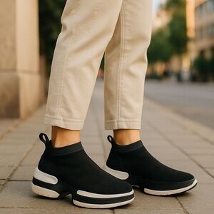 Stuart Weizmann Black Suede Sneaker White Sole Black Stripe Size EU 39 US 8.5